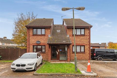 132 Lowry Crescent, Mitcham, CR4 3QU