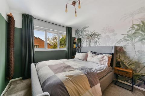 132 Lowry Crescent, Mitcham, CR4 3QU