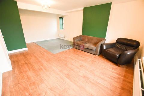 2 bedroom flat for sale, Farm Croft, Waterfield Mews, Westfield, Sheffield, S20