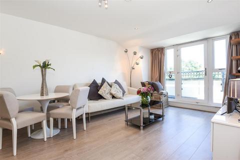 2 bedroom flat for sale, Wadham Mews, East Sheen, SW14