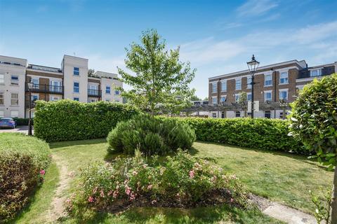 2 bedroom flat for sale, Wadham Mews, East Sheen, SW14