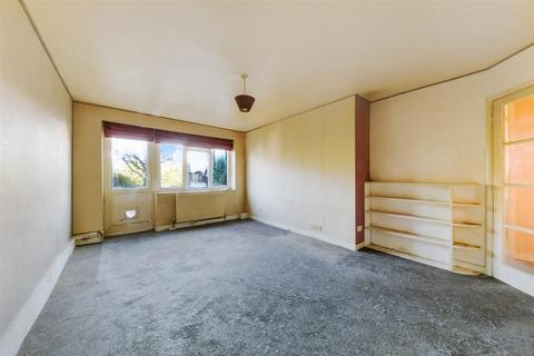 2 bedroom maisonette for sale, Andrews Close, Epsom