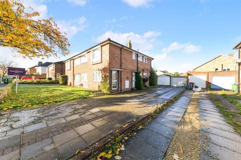 17 Andrews Close, Epsom, KT17 4EX