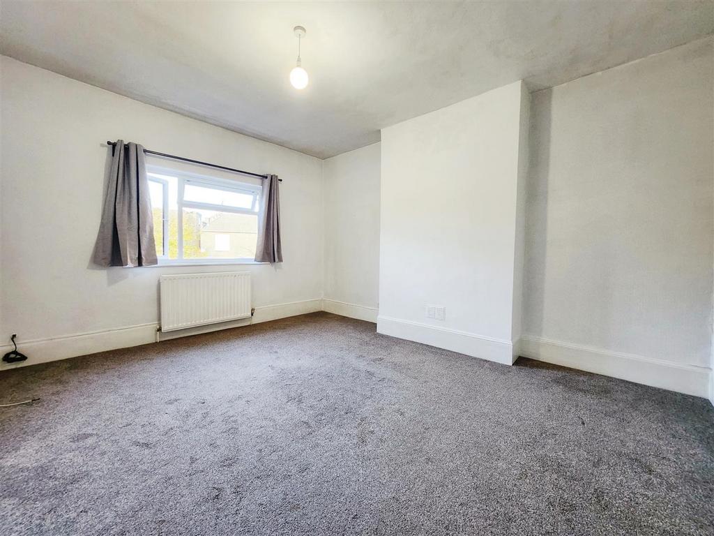 7 Pepys Road, Raynes Park SW20 1 bed flat - £1,400 pcm (£323 pw)