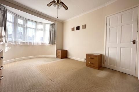 17 Alton Road, Leicester, LE2 8QB