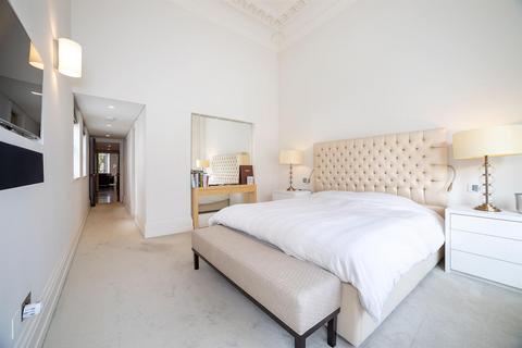 3 bedroom apartment for sale, Cadogan Square, London SW1X