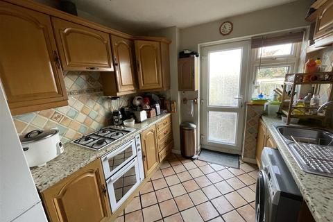 4 bedroom semi-detached house for sale, Kenton Avenue, Wigston LE18