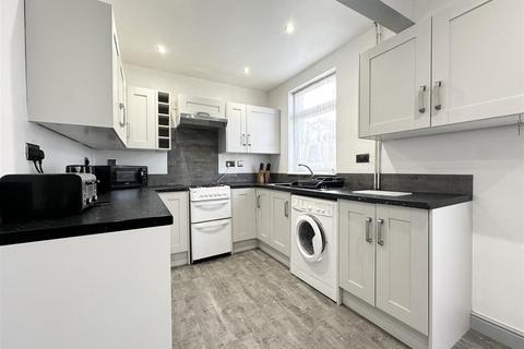 3 bedroom semi-detached house for sale - Babington Row, Leicester LE2