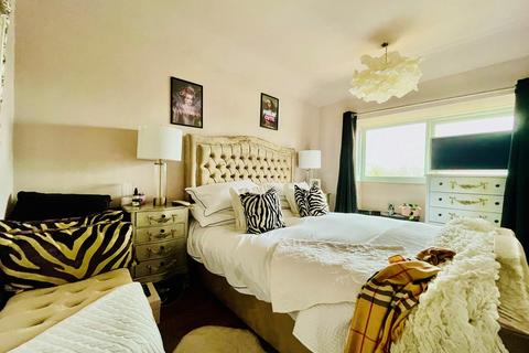3 bedroom terraced house for sale - Bushy Close, Bletchley, MILTON KEYNES, MK3