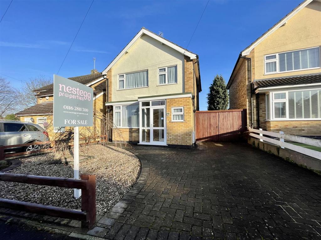 Kensington Drive, Wigston LE18 3 bed detached house for sale £310,000