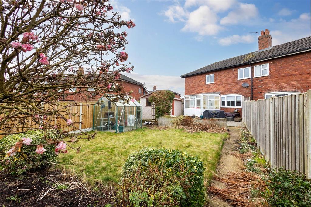 Garden Village, Leeds LS25 3 bed semidetached house for sale £190,000