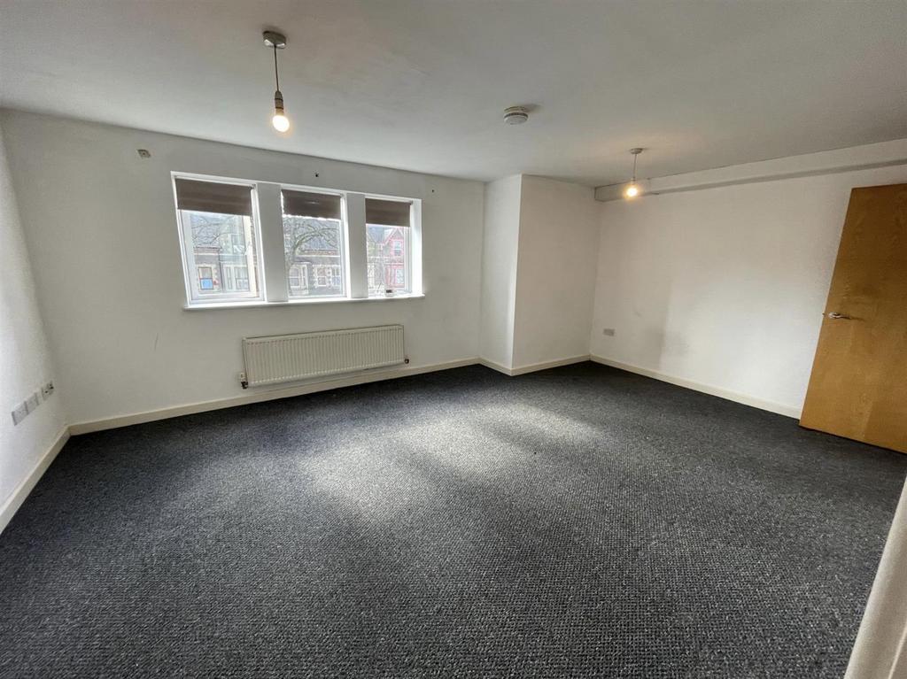 Clos Dewi Sant, Canton, Cardiff 2 bed apartment £975 pcm (£225 pw)