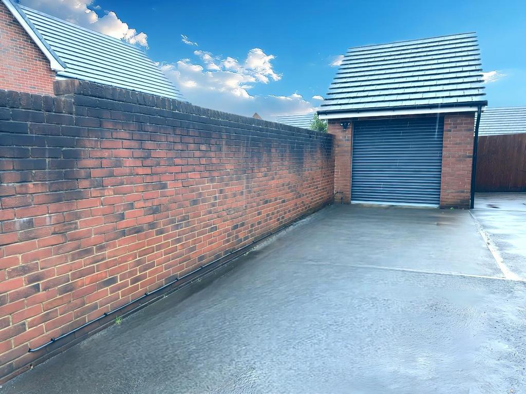 Garage 2.jpg