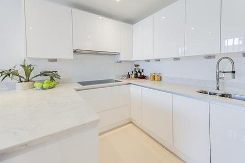 2 bedroom apartment to rent, Rainville Road, London W6