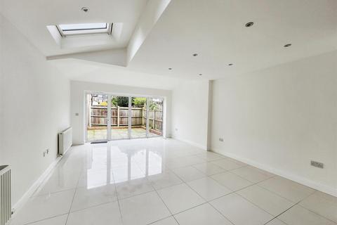 4 bedroom house to rent, Russell Road, Wimbledon SW19