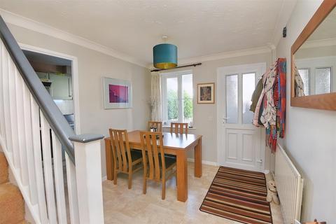 45 Cloverfields, Gillingham, SP8 4UR