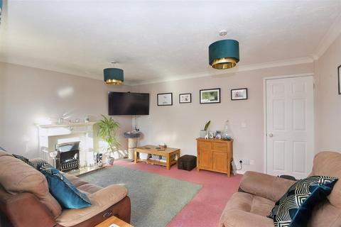 45 Cloverfields, Gillingham, SP8 4UR