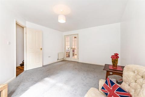 3 bedroom end of terrace house for sale, Penfolds Place, Arundel