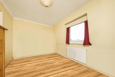 1 bedroom flat for sale, Avenue Road, Isleworth