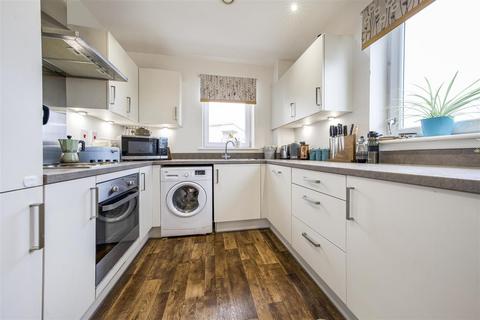 2 bedroom flat for sale, Hunting Place, Hounslow