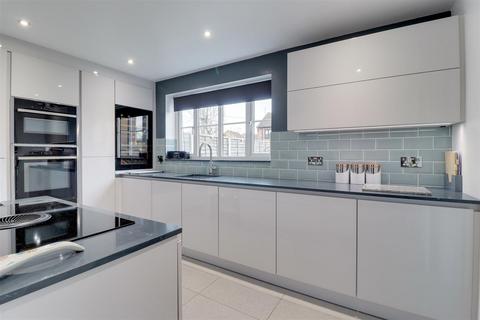 9 Augustus Drive, Brough, HU15 1DH