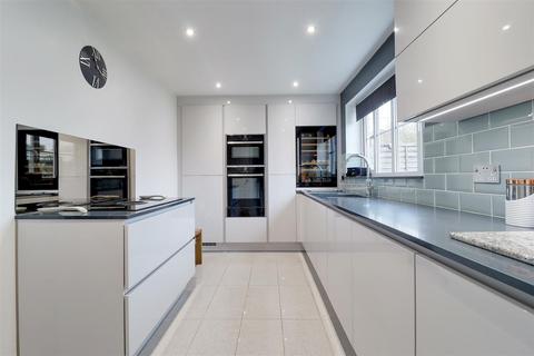 9 Augustus Drive, Brough, HU15 1DH