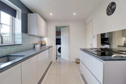 9 Augustus Drive, Brough, HU15 1DH