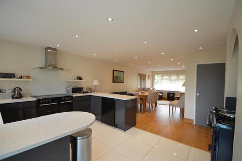 3 bedroom detached bungalow for sale, The Pines, Alberbury, Shrewsbury, SY5 9AG