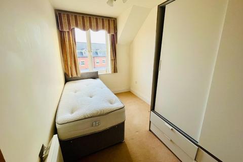 2 bedroom flat to rent, Caversham Place, Sutton Coldfield, West Midlands