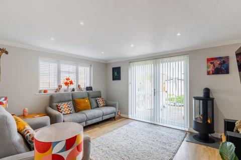 11 Manns Close, Ryton On Dunsmore, Coventry, CV8 3FP