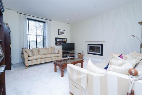 4 bedroom apartment for sale - Lucas Court, Leamington Spa