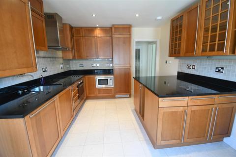 4 bedroom apartment for sale, Lucas Court, Leamington Spa