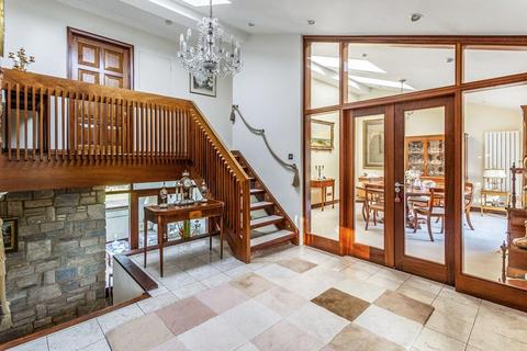 Aventine Downs Lane, Leatherhead, KT22 8JW