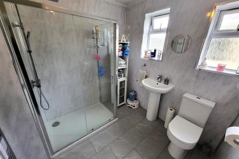 3 bedroom semi-detached house for sale, Princess Elizabeth Avenue, Rhyl