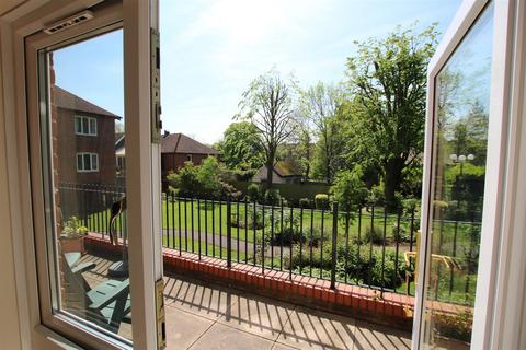 1 bedroom retirement property for sale, BELMONT ROAD, LEATHERHEAD, KT22