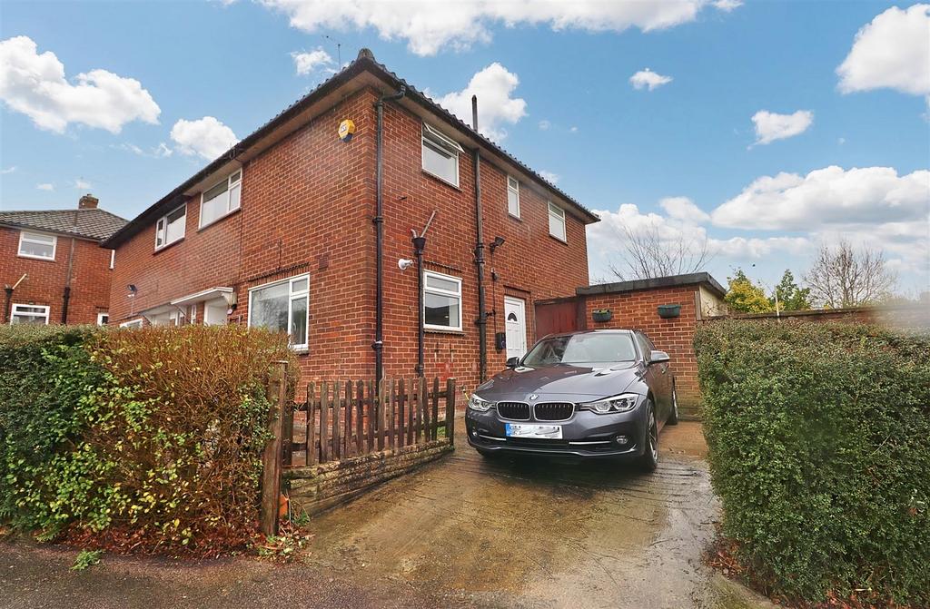 Grove Road, Borehamwood 3 bed semidetached house for sale £509,500