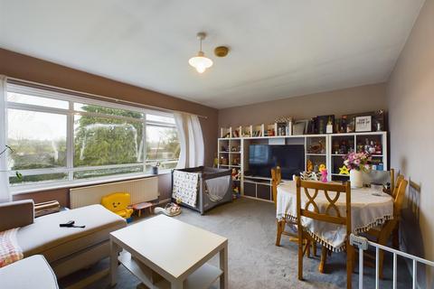 29 Banstead Road, Caterham, CR3 5QH
