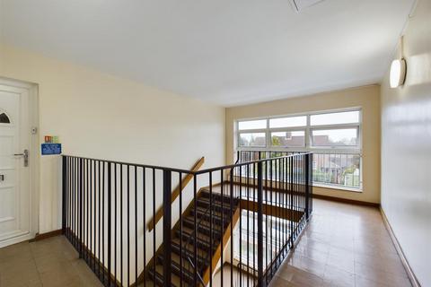 29 Banstead Road, Caterham, CR3 5QH
