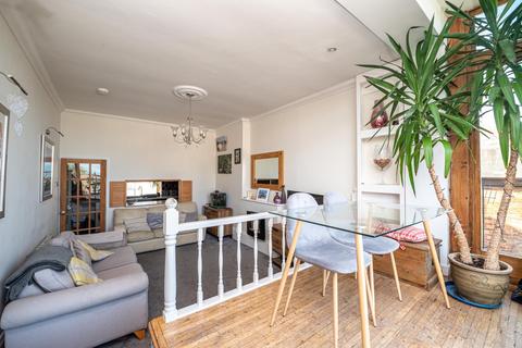 2 bedroom apartment for sale, *Sea Views* Spencer Road, Ryde