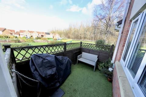 2 bedroom terraced house for sale, Thirlmere Way, Kingswood, Hull