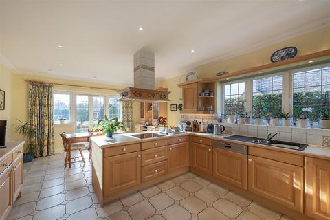 5 bedroom detached house for sale, Redbourn Lane, Harpenden