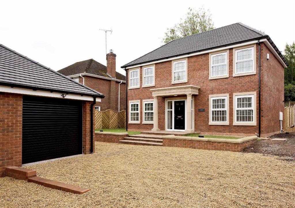 Apsley House, Quail Green, Wightwick 5 bed detached house to rent £