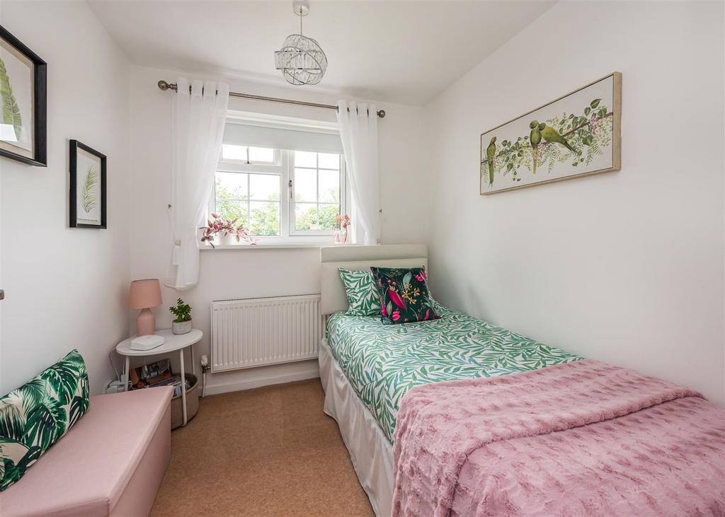 2 Brompton Lawns-bed4.jpg