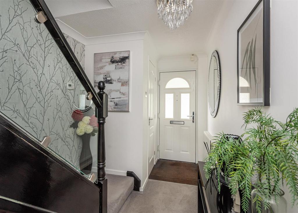 2 Brompton Lawns-hall.jpg