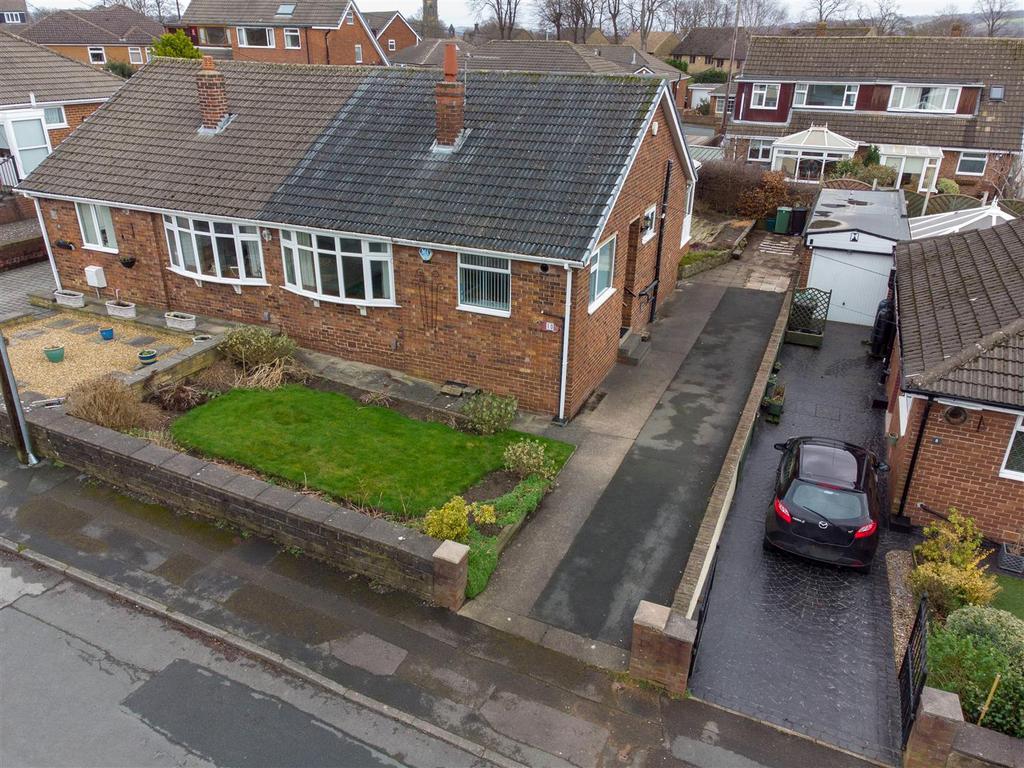 Westfields Road, Mirfield 2 bed semidetached bungalow for sale £224,950