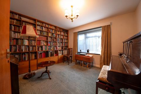 44 Burlington Road, Dore, Sheffield, S17 3NQ