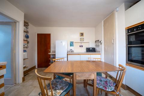 44 Burlington Road, Dore, Sheffield, S17 3NQ