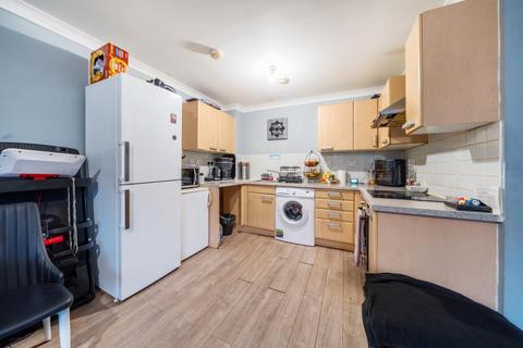 2 bedroom flat for sale, Bath Road,  Slough,  SL1