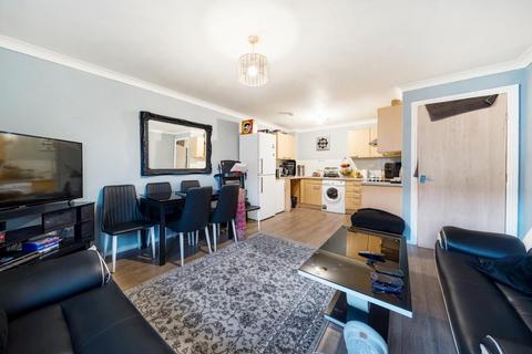 2 bedroom flat for sale, Bath Road,  Slough,  SL1