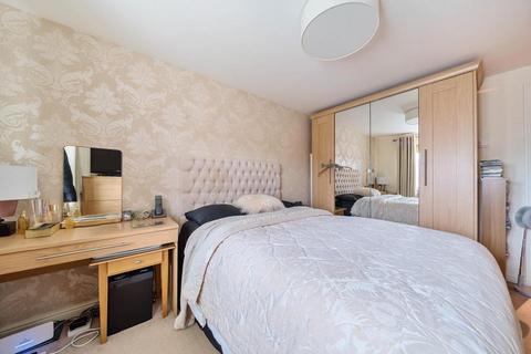 1 bedroom retirement property for sale, Basingstoke,  Hampshire,  RG21